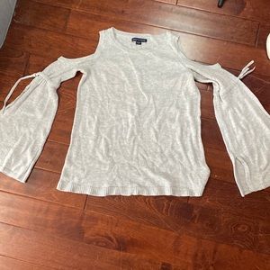 Cute shoulder less sweater American eagle